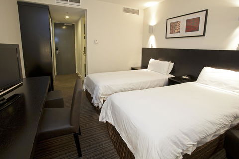Causeway 353 Hotel - Surfers Paradise Gold Coast 26
