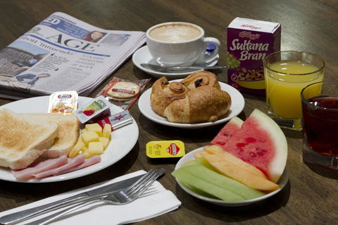 Causeway 353 Hotel - Surfers Paradise Gold Coast 18