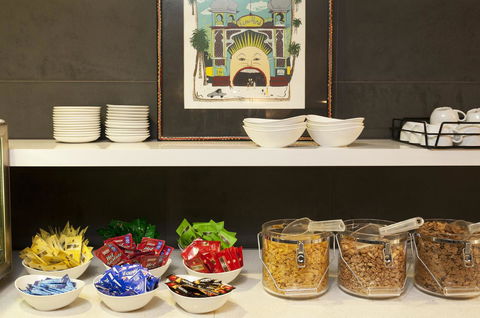 Causeway 353 Hotel - Surfers Paradise Gold Coast 17