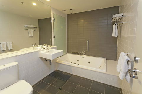 Causeway 353 Hotel - Surfers Paradise Gold Coast 35