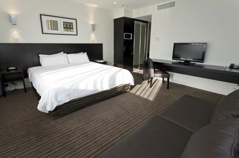 Causeway 353 Hotel - Surfers Paradise Gold Coast 8