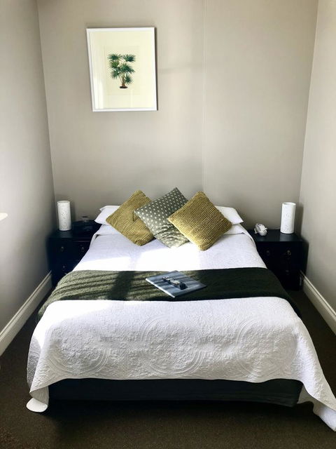 Athelstane House - Surfers Paradise Gold Coast 6