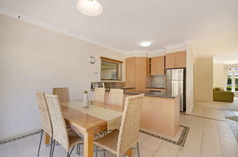 Sea Shells On Banyan Apartment - Surfers Paradise Gold Coast 5