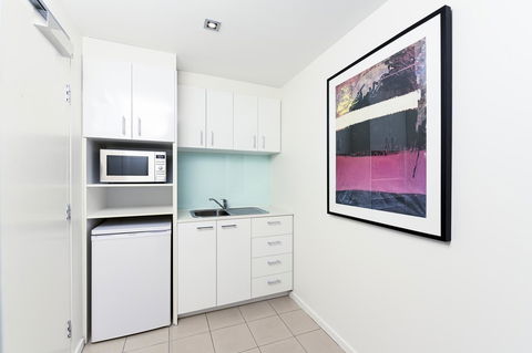Brady Apartment Hotel Flinders Street - Surfers Paradise Gold Coast 7