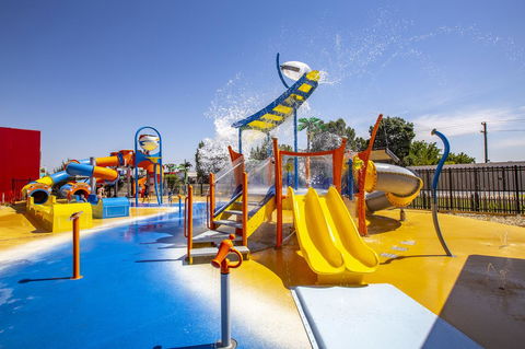 All Seasons Mildura Holiday Park - Surfers Paradise Gold Coast 2
