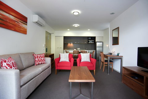 Quest Werribee - Surfers Paradise Gold Coast 22