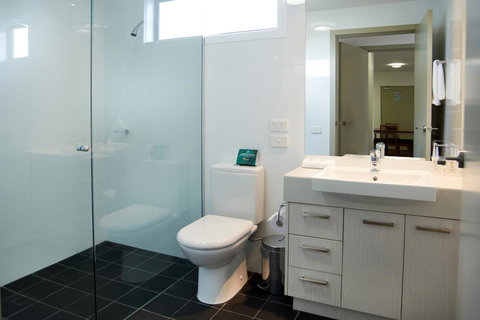 Quest Werribee - Surfers Paradise Gold Coast 24