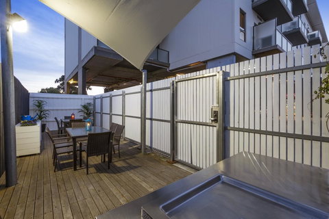 Quest Werribee - Surfers Paradise Gold Coast 7