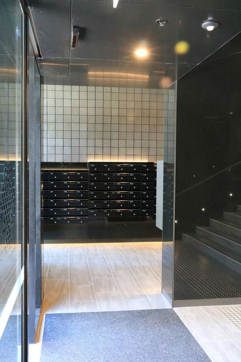 E-Boutique S Collection - Surfers Paradise Gold Coast 6