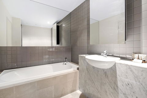 ULTIQA Little Collins (located At The Hero Apartment Building) - Surfers Paradise Gold Coast 15