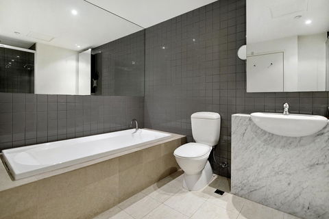 ULTIQA Little Collins (located At The Hero Apartment Building) - Surfers Paradise Gold Coast 18