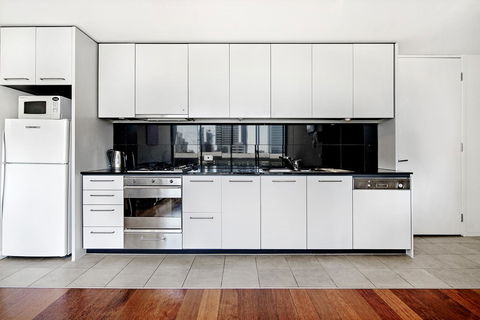ULTIQA Little Collins (located At The Hero Apartment Building) - Surfers Paradise Gold Coast 7