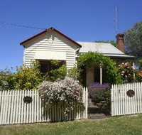 Miss Pym's Cottage - Surfers Paradise Gold Coast