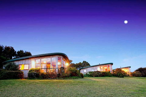 The Boomerangs At Johanna - Surfers Paradise Gold Coast 0