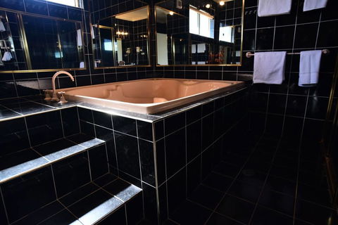 The Crossing Motel - Surfers Paradise Gold Coast 1