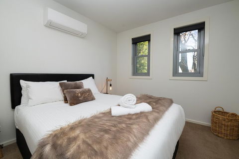 The Endsleigh -1 Bedroom Villa, Free Wifi, Near CBD - Surfers Paradise Gold Coast 0