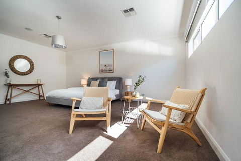 The Grand Oasis - Pool - Wifi - Mins From Beach - Surfers Paradise Gold Coast 2