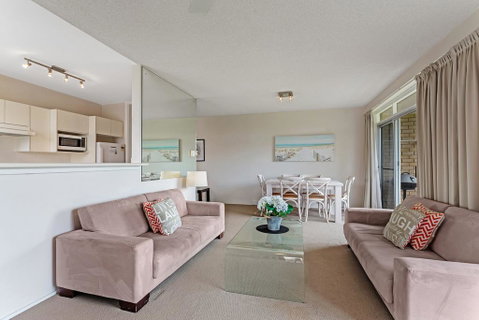 The Helm, Unit 1, 22 Voyager Close - Surfers Paradise Gold Coast 3