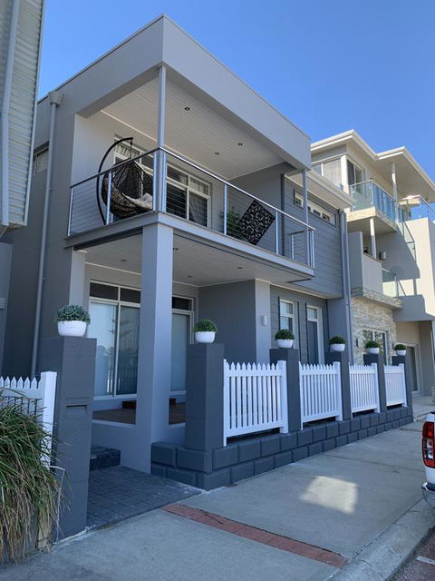 The Hutt - Surfers Paradise Gold Coast 0
