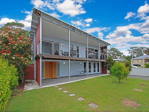 The Lake House - Lake Conjola - Surfers Paradise Gold Coast 2