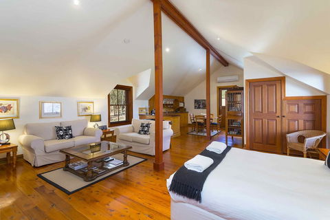 The Mews Studio - Surfers Paradise Gold Coast 1