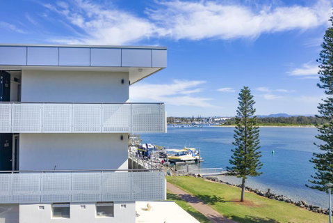 The Mid Pacific - Surfers Paradise Gold Coast 0