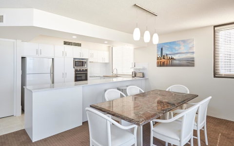 The Premiere Apartments - Surfers Paradise Gold Coast 3