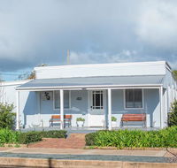 The Rested Guest 3 Bedroom Cottage West Wyalong - Surfers Paradise Gold Coast