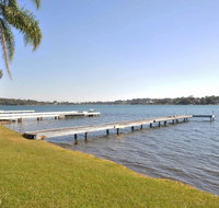 The Studio on the Lake  Fishing Point Lake Macquarie - honestly put the line in and catch fish - Surfers Paradise Gold Coast