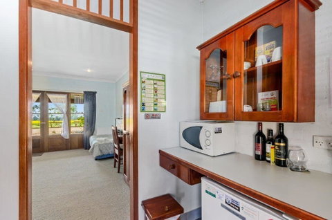 The Vineyard Motel - Surfers Paradise Gold Coast 1