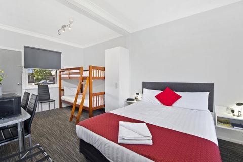 The Wauchope Motel - Surfers Paradise Gold Coast 1