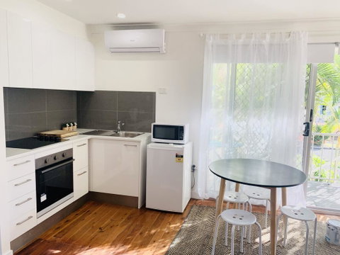 The White Picket Fence - Surfers Paradise Gold Coast 1