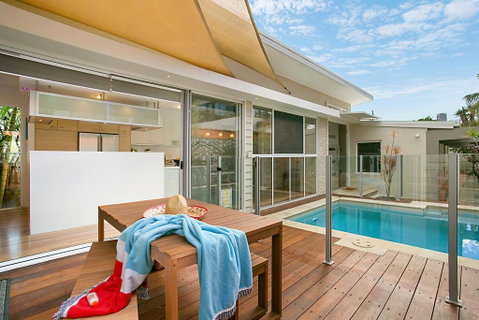 Toby's Beach House - Surfers Paradise Gold Coast 3