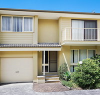 Toowoon Bay Townhouse Unit 6 - Surfers Paradise Gold Coast