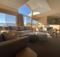 Torino 6 - Lake Jindabyne  Snowy Mountain Views - Surfers Paradise Gold Coast