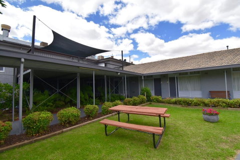 Townhouse Motel Cowra - Surfers Paradise Gold Coast 1