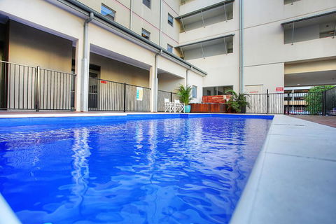 Townsville Central Hotel - Surfers Paradise Gold Coast 2