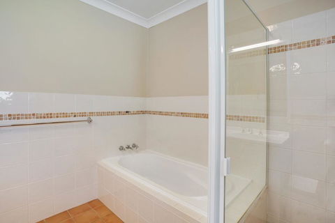 Townhouse On Tomaree - Central To CBD - Surfers Paradise Gold Coast 2