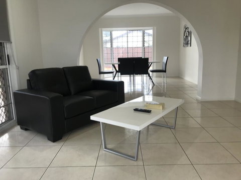 Townsville Wistaria Spacious Home - Surfers Paradise Gold Coast 1