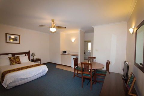 Tree Top Walk Motel - Surfers Paradise Gold Coast 3