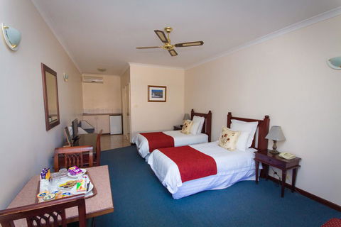 Tree Top Walk Motel - Surfers Paradise Gold Coast 2