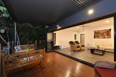 Trinity Beach Hideaway - Surfers Paradise Gold Coast 2
