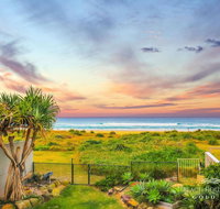 True Beachfront Beach House - Surfers Paradise Gold Coast