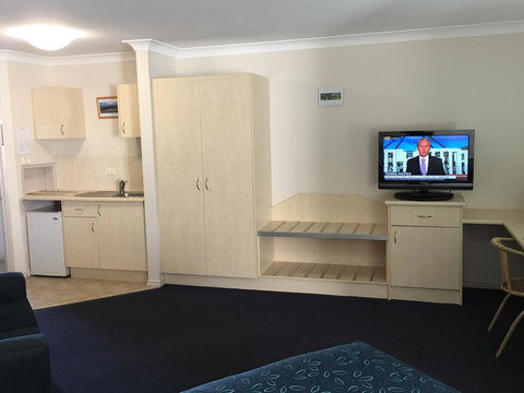 Tuckerbox Motor Inn - Surfers Paradise Gold Coast 2