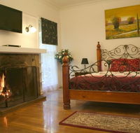 Tudor Cottages - Surfers Paradise Gold Coast