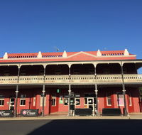 Tumut Star Hotel - Surfers Paradise Gold Coast