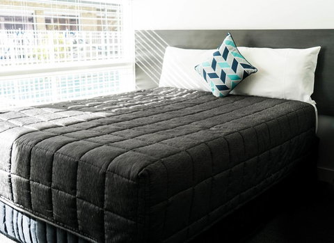 Twin Willows Hotel - Surfers Paradise Gold Coast 1