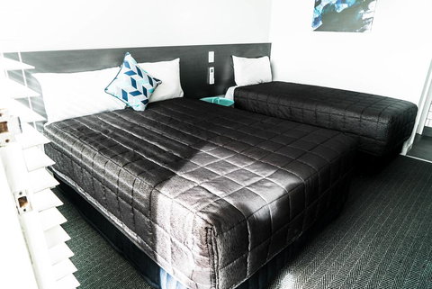 Twin Willows Hotel - Surfers Paradise Gold Coast 2