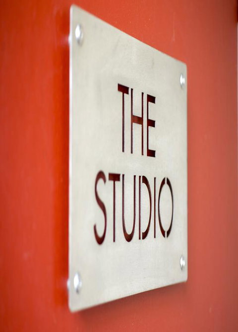 TWOFOURTWO Boutique Apartments - Surfers Paradise Gold Coast 3