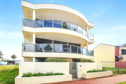 Ultimate Esplanade - 3 Storey Experience - WiFi - Surfers Paradise Gold Coast 0